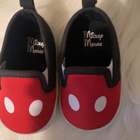 Mickey Mouse slippers 5 for $20 💰 - Picture 2 of 5
